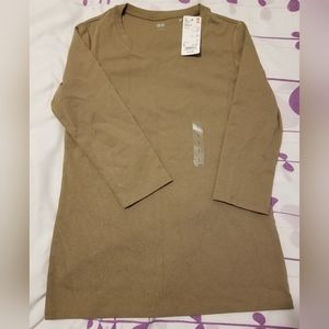 NWT UNIQLO - 3/4 Sleeve Brown Tee